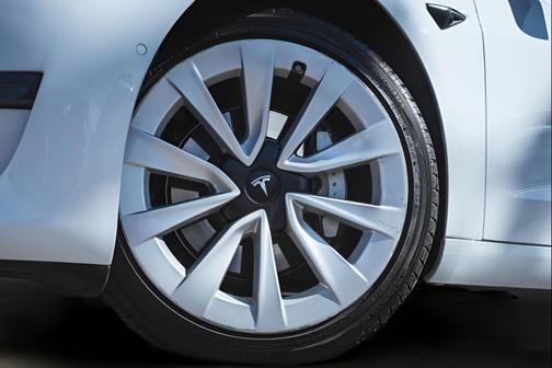 Pearl White Multi-Coat 2021 Tesla Model 3 Standard Range Plus