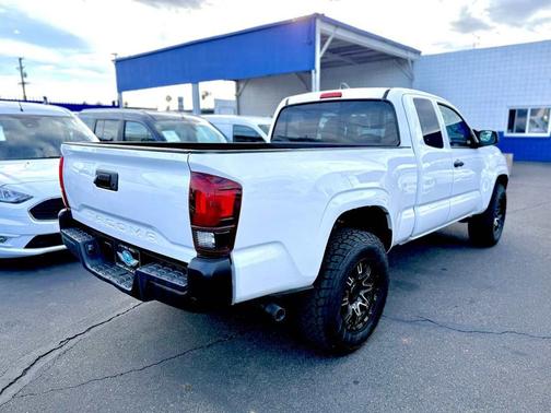 2019 Toyota Tacoma SR