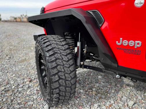Photo 5 of 25 of 2019 Jeep Wrangler Unlimited Sport