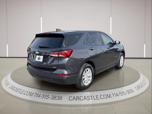 Iron Gray Metallic 2022 Chevrolet Equinox LS