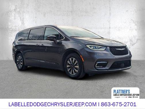 2022 Chrysler Pacifica Hybrid Touring L