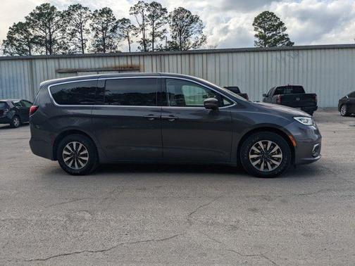 2022 Chrysler Pacifica Hybrid Touring L
