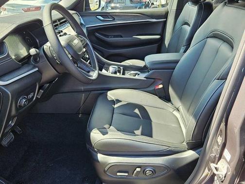 Metallic 2025 Jeep Grand Cherokee L Limited