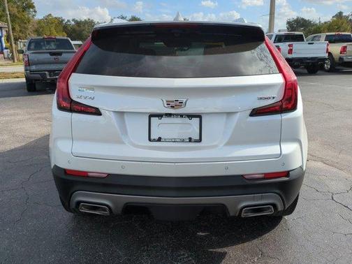 2022 Cadillac XT4 Premium Luxury