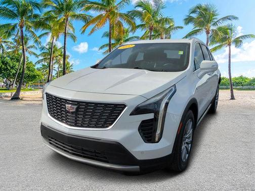 2022 Cadillac XT4 Premium Luxury