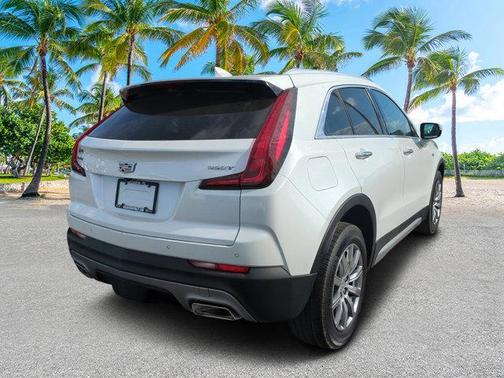 2022 Cadillac XT4 Premium Luxury
