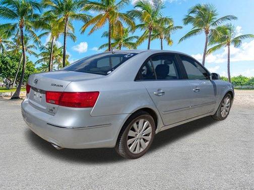 2010 Hyundai SONATA Limited