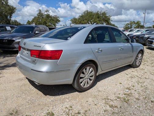 2010 Hyundai SONATA Limited