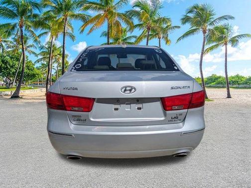 2010 Hyundai SONATA Limited