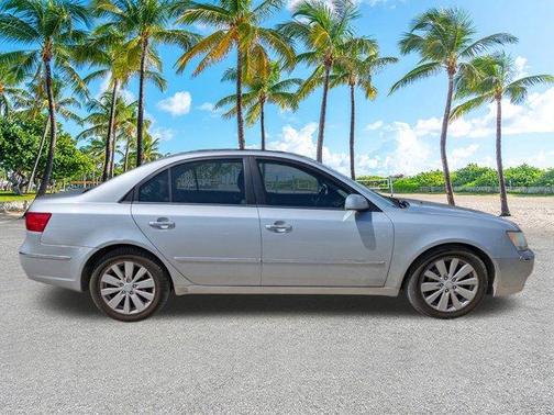 2010 Hyundai SONATA Limited