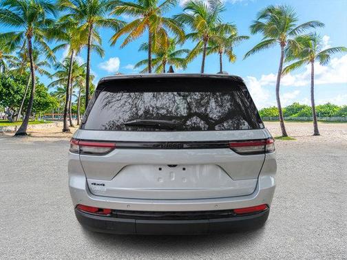 2024 Jeep Grand Cherokee Laredo