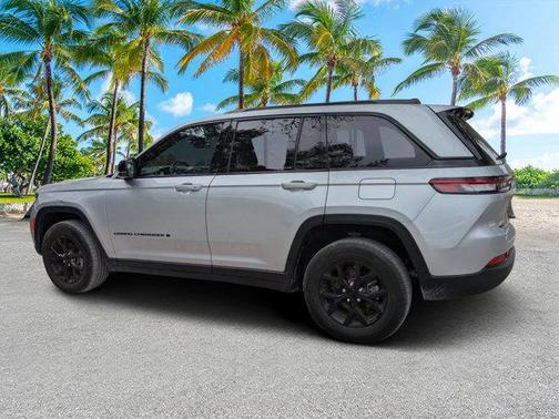 2024 Jeep Grand Cherokee Laredo