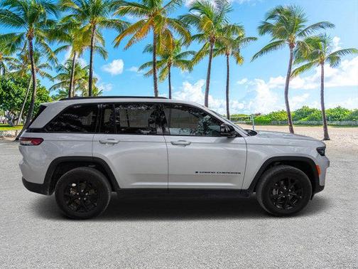 2024 Jeep Grand Cherokee Laredo