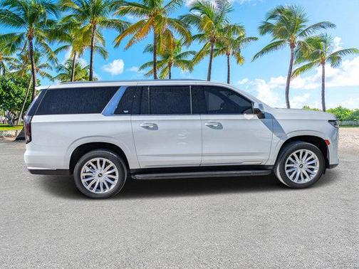 2022 Cadillac Escalade ESV Luxury