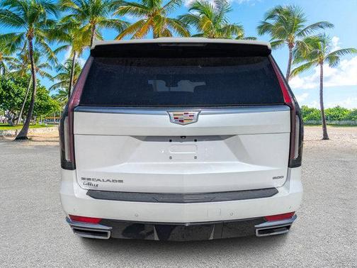 2022 Cadillac Escalade ESV Luxury
