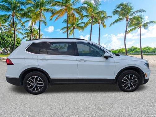 Pure White 2020 Volkswagen Tiguan 2.0T SE