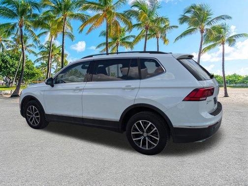 Pure White 2020 Volkswagen Tiguan 2.0T SE