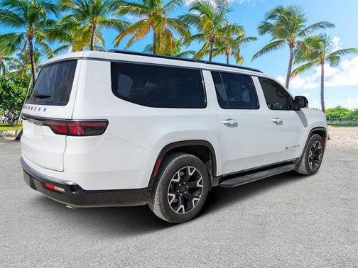 2025 Jeep Wagoneer L Series III