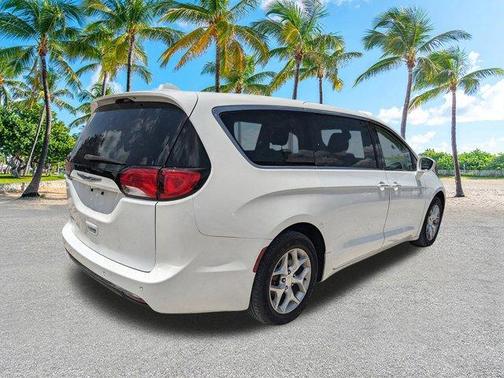2018 Chrysler Pacifica Touring Plus