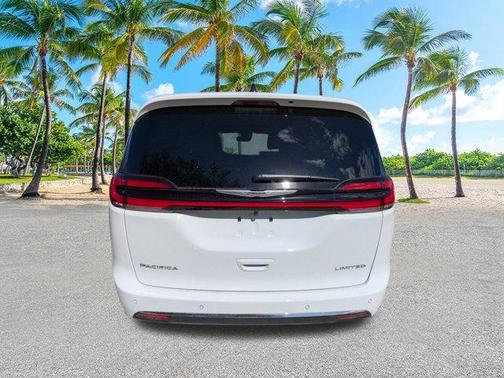 Bright White Clearcoat 2026 Chrysler Pacifica Limited
