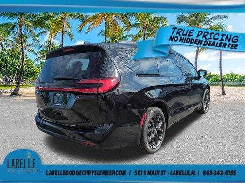 Diamond Black 2025 Chrysler Pacifica Limited
