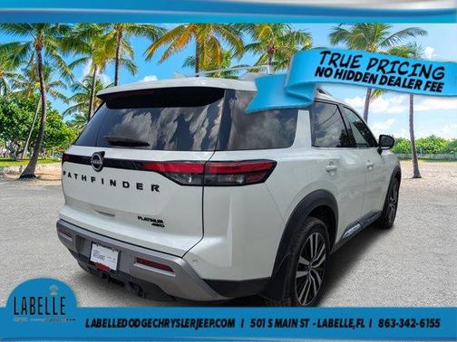 White 2023 Nissan Pathfinder Platinum