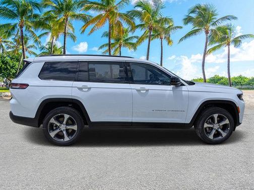 Bright White Clearcoat 2026 Jeep Grand Cherokee L Limited