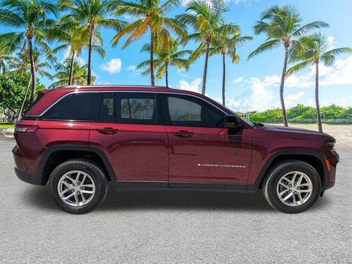 2023 Jeep Grand Cherokee Laredo