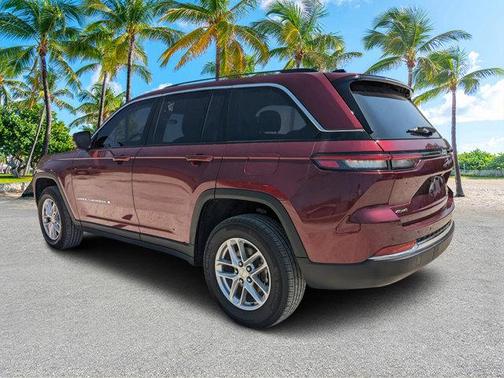 2023 Jeep Grand Cherokee Laredo