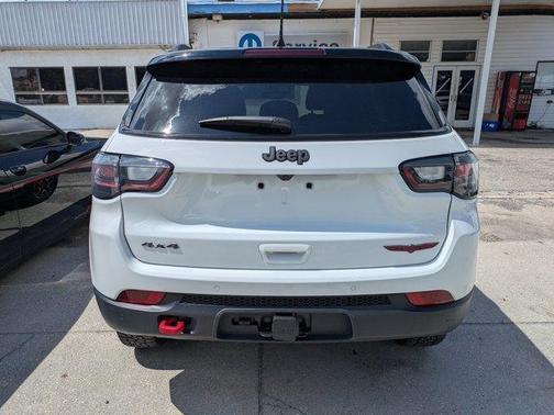 Bright White Clearcoat 2025 Jeep Compass Trailhawk