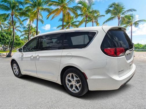 2018 Chrysler Pacifica Touring Plus
