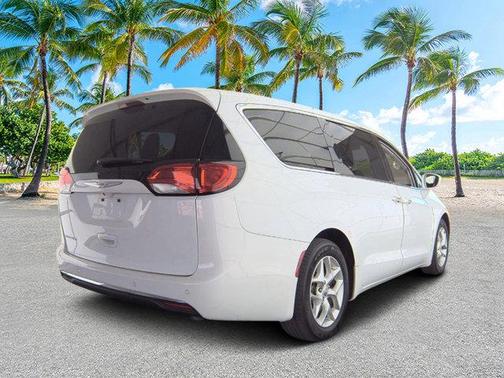 2018 Chrysler Pacifica Touring Plus