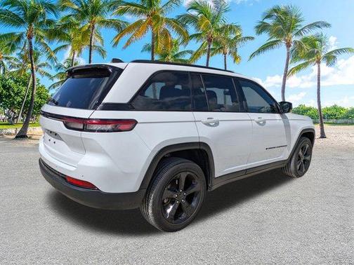 2024 Jeep Grand Cherokee Laredo