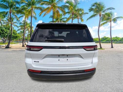 2024 Jeep Grand Cherokee Laredo