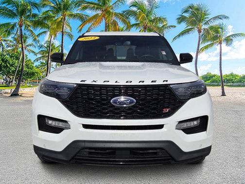 Star White 2023 Ford Explorer ST