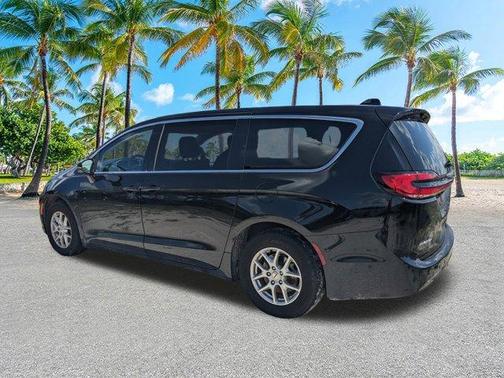 2024 Chrysler Pacifica Touring-L
