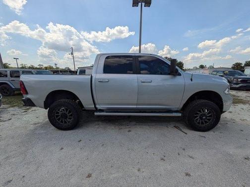 Bright Silver Clearcoat Metallic 2019 RAM 1500 Classic Big Horn