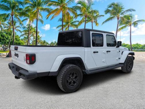 2022 Jeep Gladiator Sport