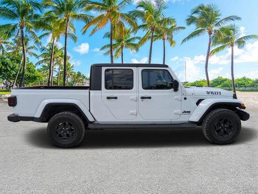 2022 Jeep Gladiator Sport