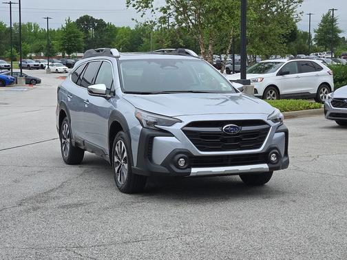 Ice Silver Metallic 2025 Subaru Outback Touring XT