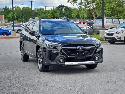 Crystal Black Silica 2023 Subaru Outback Limited