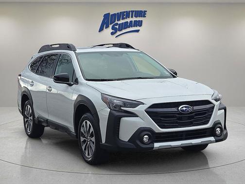Crystal White Pearl 2025 Subaru Outback Limited
