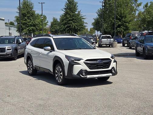 Crystal White Pearl 2025 Subaru Outback Touring XT