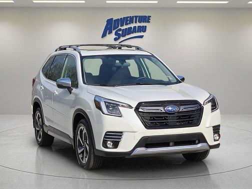 Crystal White Pearl 2024 Subaru Forester Touring