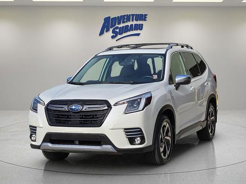 Crystal White Pearl 2024 Subaru Forester Touring