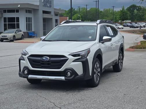 Crystal White Pearl 2025 Subaru Outback Touring XT