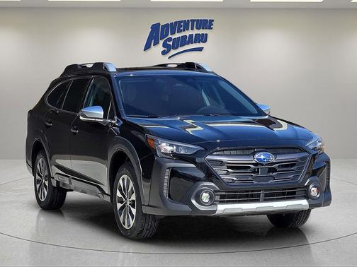Crystal Black Silica 2025 Subaru Outback Touring