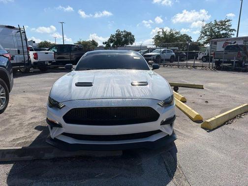 Oxford White 2021 Ford Mustang GT