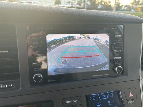 2020 Toyota Sienna LE