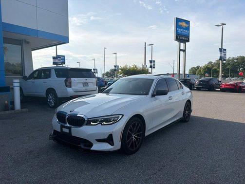 Mineral White Metallic 2019 BMW 330 xDrive